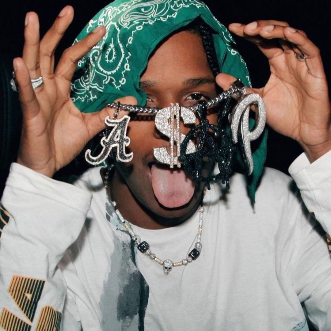 Vo vnútri šialeného šatníka A$AP Rockyho: raritné dizajnérske graily, streetwear heat & fit-y, ktoré lámu internet