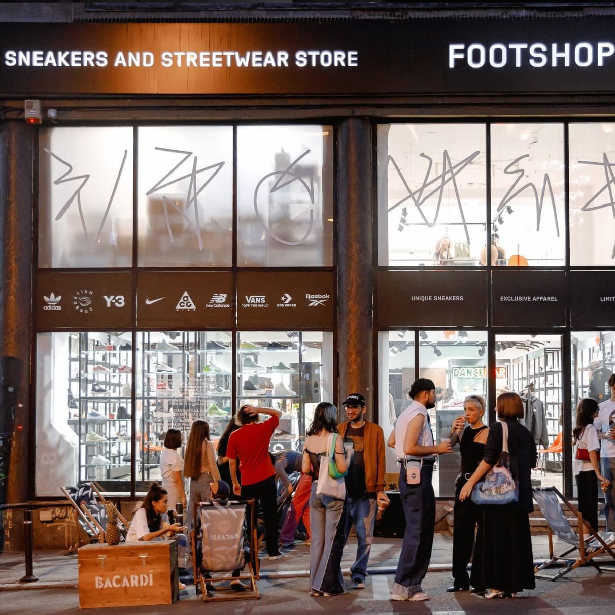 Na skok do obchodu Footshop Bukurešť: Centrum tenisiek v Rumunsku