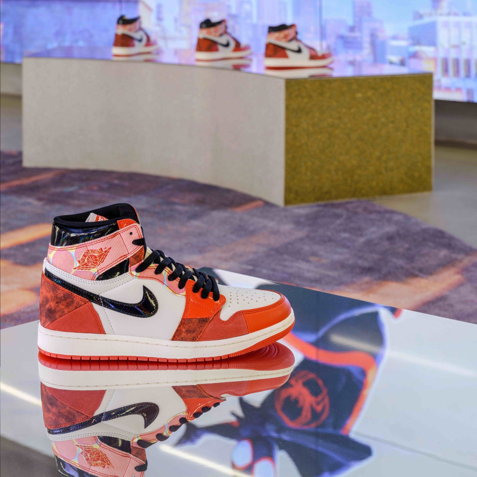 Flex tenisky týždňa - Air Jordan 1 High OG "Spider-Man Across the Spider-Verse"